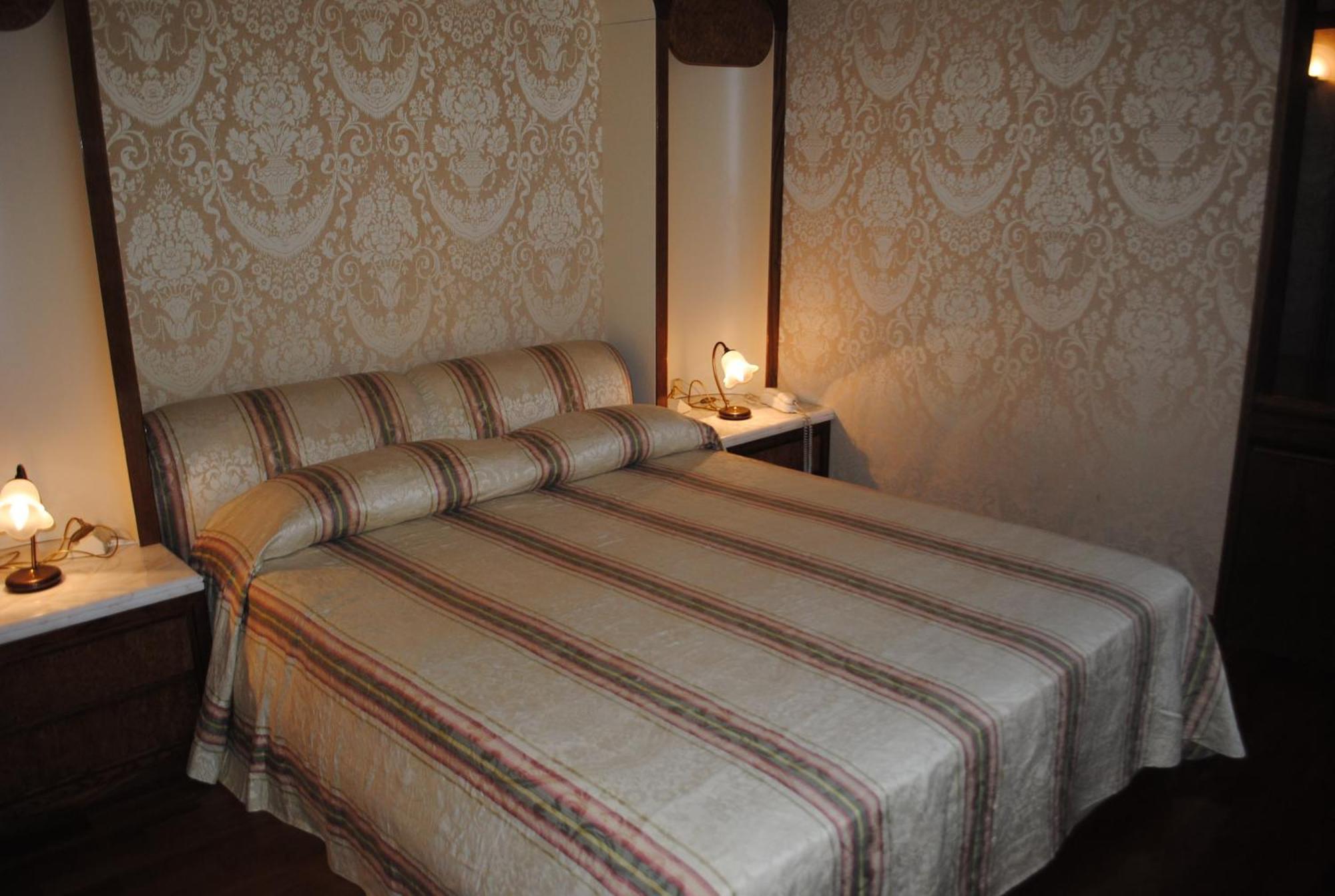 Hotel Locanda San Giacomo Agliano Terme Habitación foto