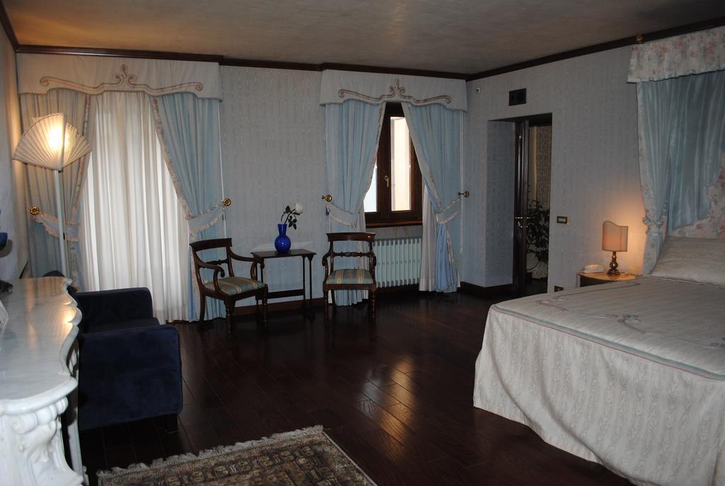 Hotel Locanda San Giacomo Agliano Terme Habitación foto